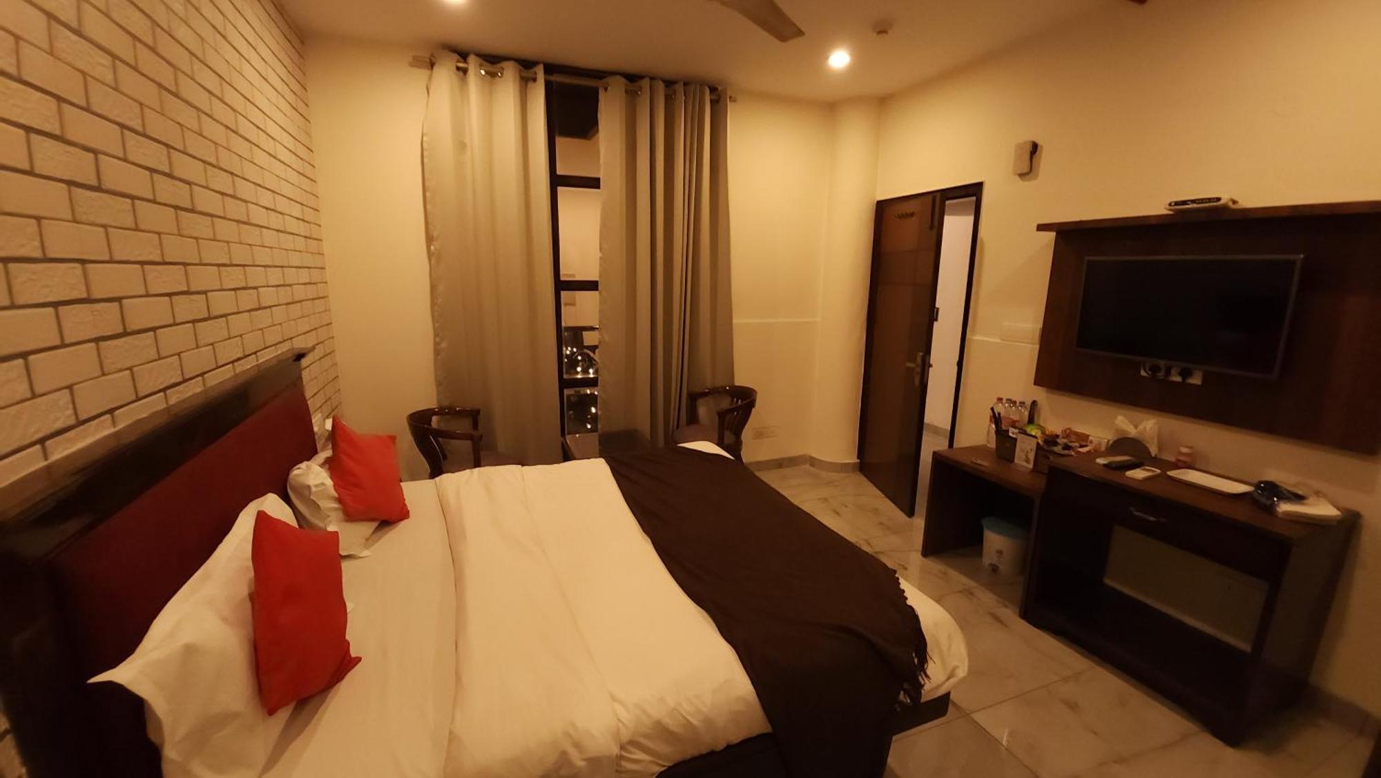 Hotel Multitech Premium Chandīgarh Eksteriør bilde