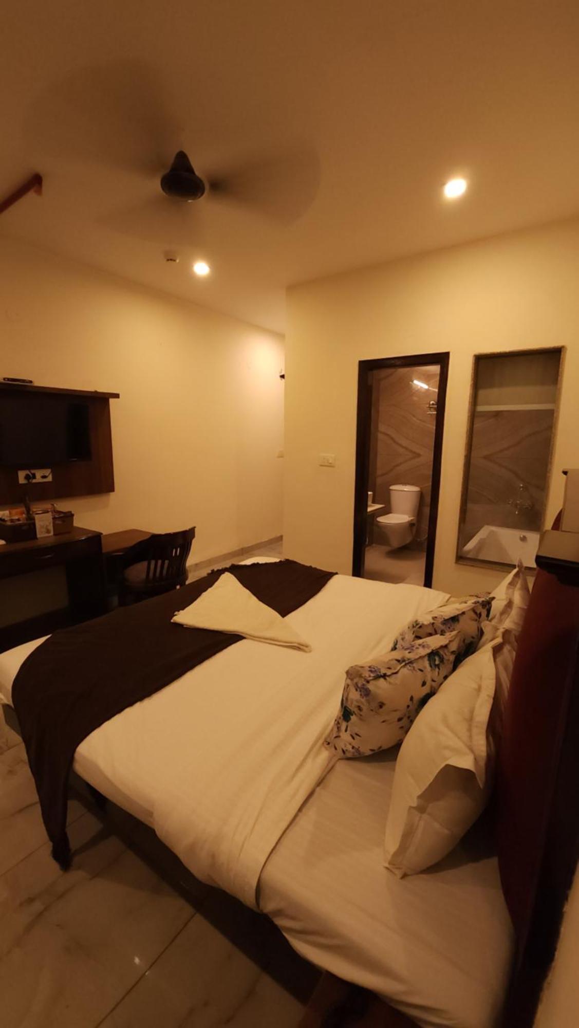 Hotel Multitech Premium Chandīgarh Eksteriør bilde